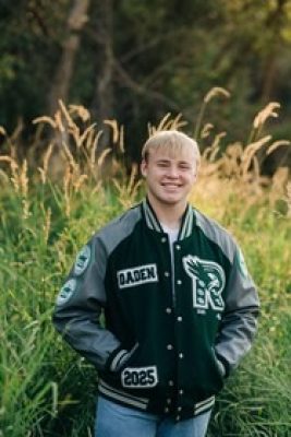 Daden Lewis Senior Photo Ridgeline Daden Lewis Senior Photo Ridgeline