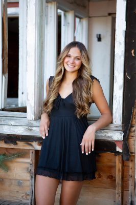 Female Senior Photo Abbey Flerchinger Shadle Par